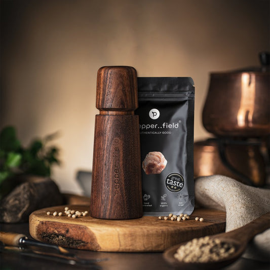 Brown Scandinavian pepper mill (17cm) + red 50g