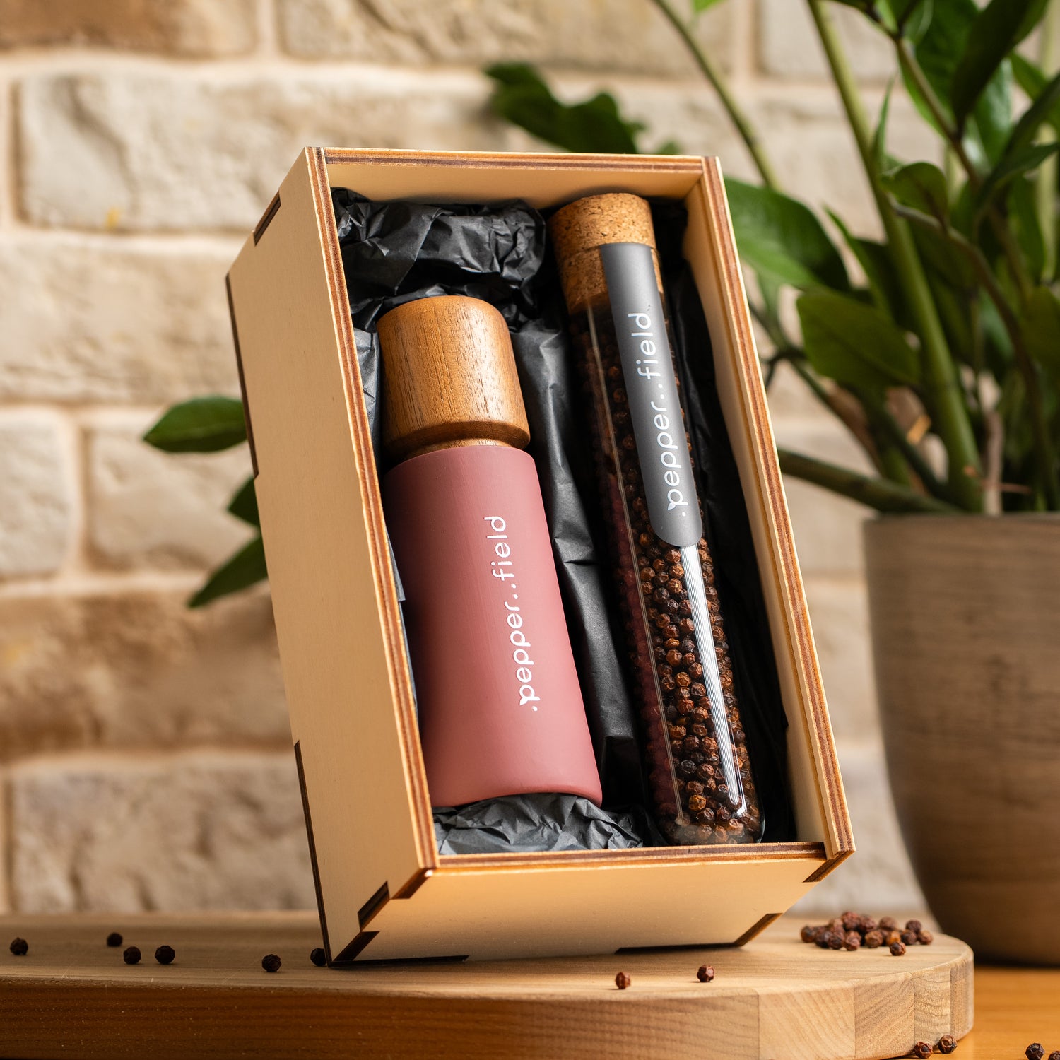 Scandinavian Grinder with a set of test tubes with Kampot  pepper in a gift box (3× 10 g) 
